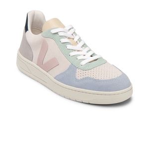 NEW. Never worn! VEJA V-10 suede colorblock sneakers